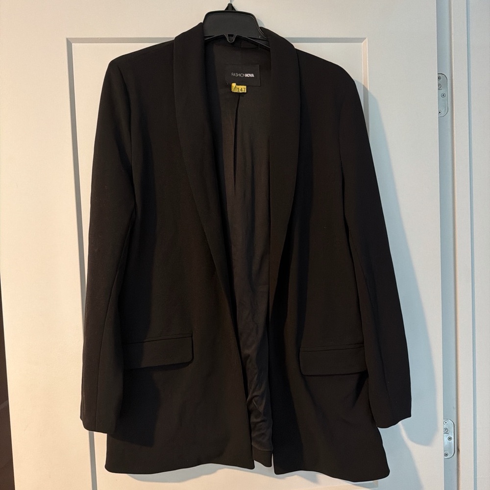 Fashion Nova Elegant Black Women's Blazer
